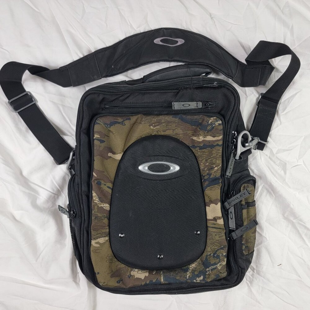 Oakley Tactical Field Gear Camouflage Black Messenger Bag Casual Outdoors